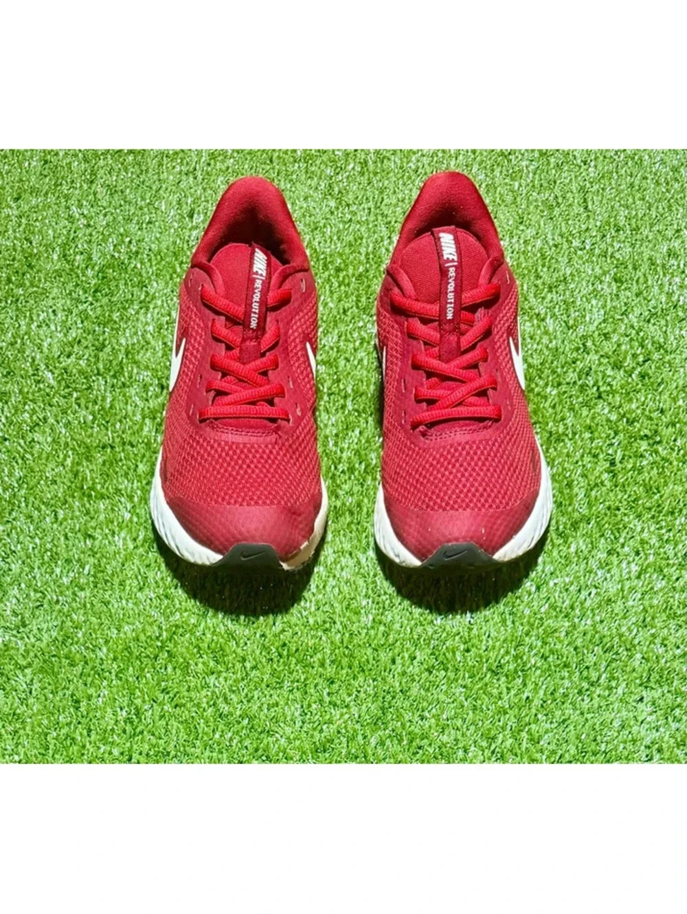 Nike Revolution 5 – Size 4.5Y